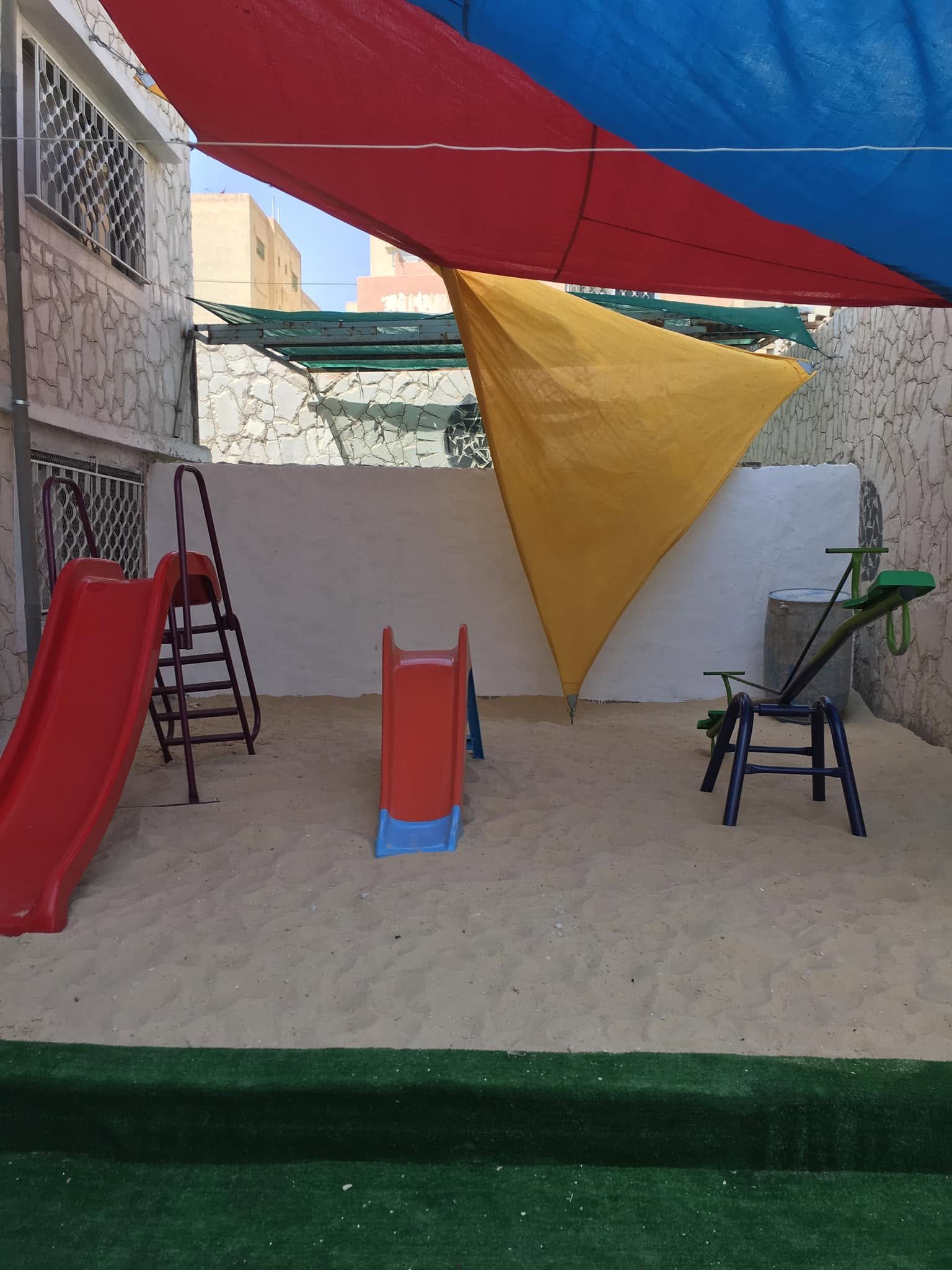 ملعب المدرسة